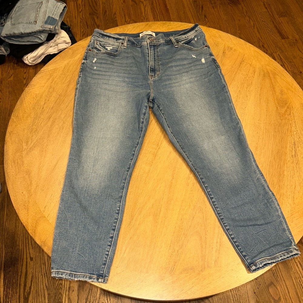 Abercrombie super skinny high rise medium wash jean , size 16 short (33)